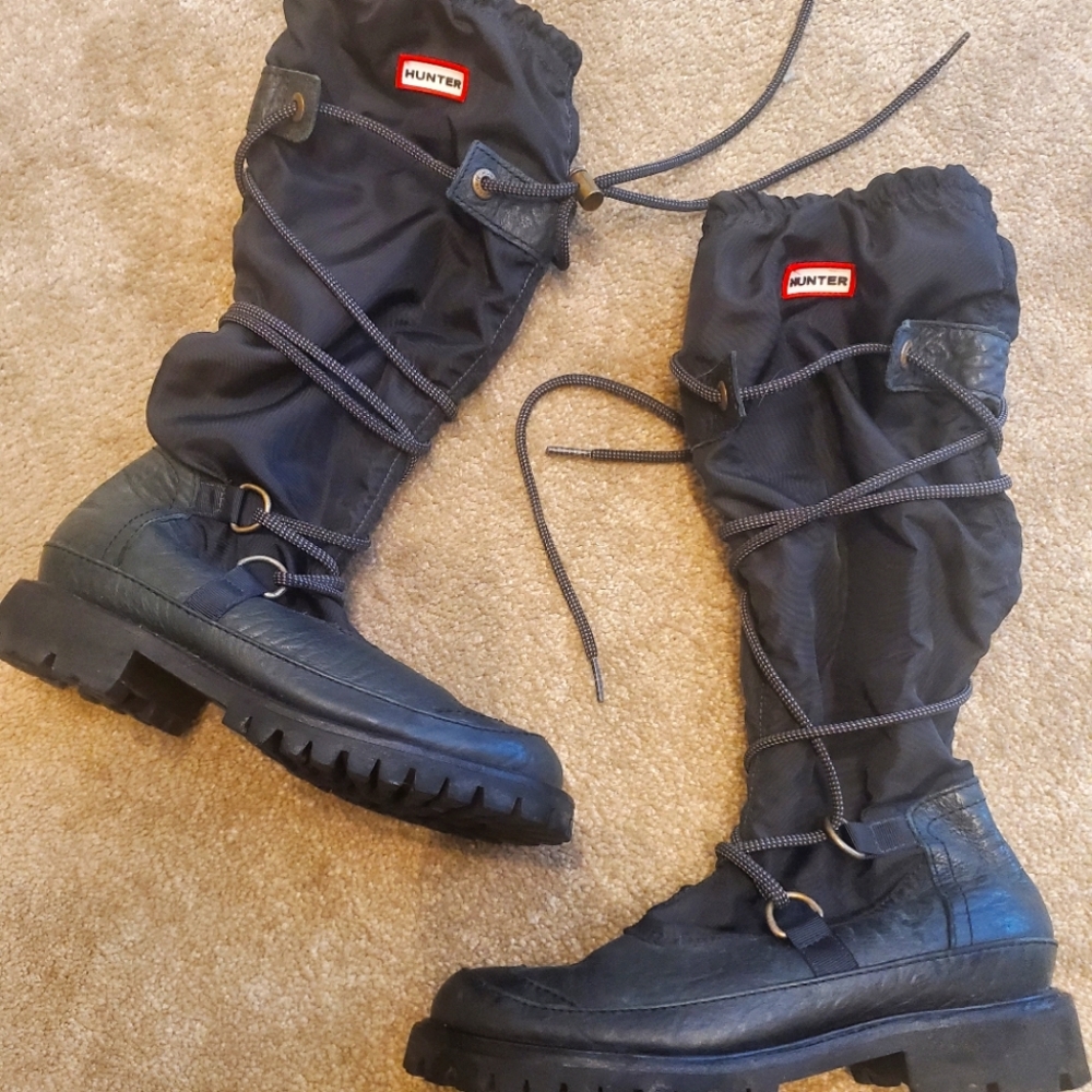 Black Hunter boots size 5